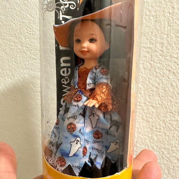 Barbie Li'l Friend of Kelly Halloween Party Lorena is a Witch Doll Mattel 56748 - Picture 3 of 7